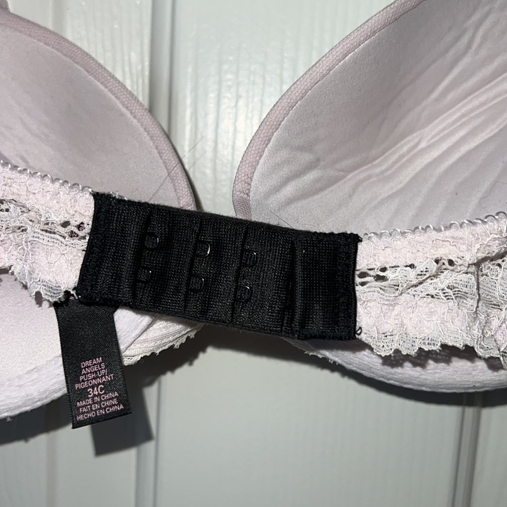 Victoria Secret Dream Angels Push-Up Bra - Picture 3 of 3